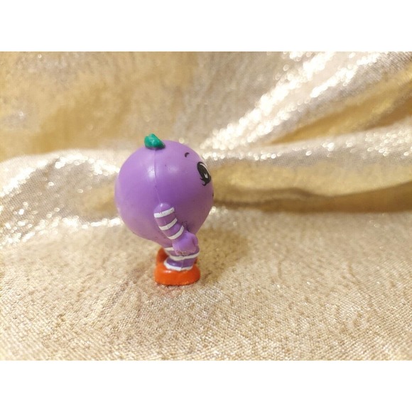 1991 BANG-a-DRUM Plum Grape Original FRISCH'S BIG BOY 2" PVC VINTAGE Meal Toy - Picture 4 of 7